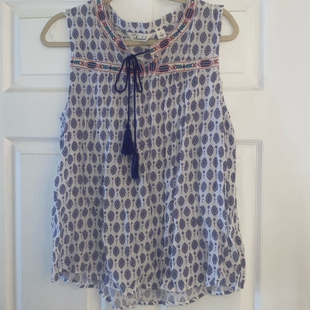 Navy blue and white cute sleeveless blouse
